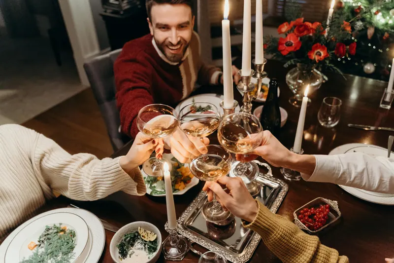 Christmas Gift Ideas for Employees: Original Experiences with Hotel Treats