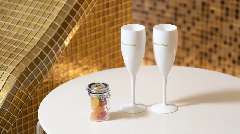 Moment de détente à Serena Spa : massage antistress avec spa et cava
