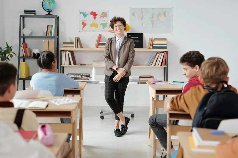 How to Organize a Group Gift for a Teacher (Ideas That Really Work)