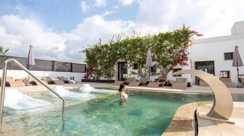 All-inclusive day pass with buffet lunch & spa