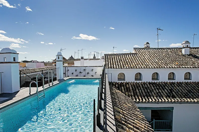Hotels without a date
