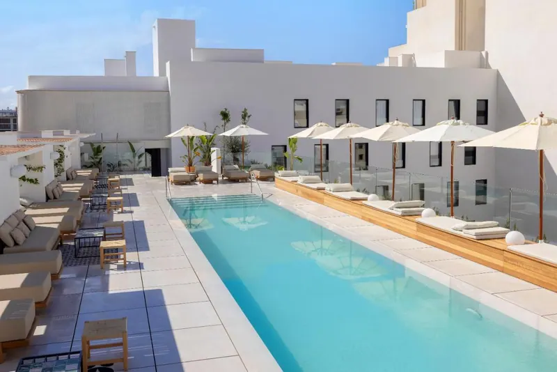 Piscine urbaine de l’hôtel HM Palma Blanc