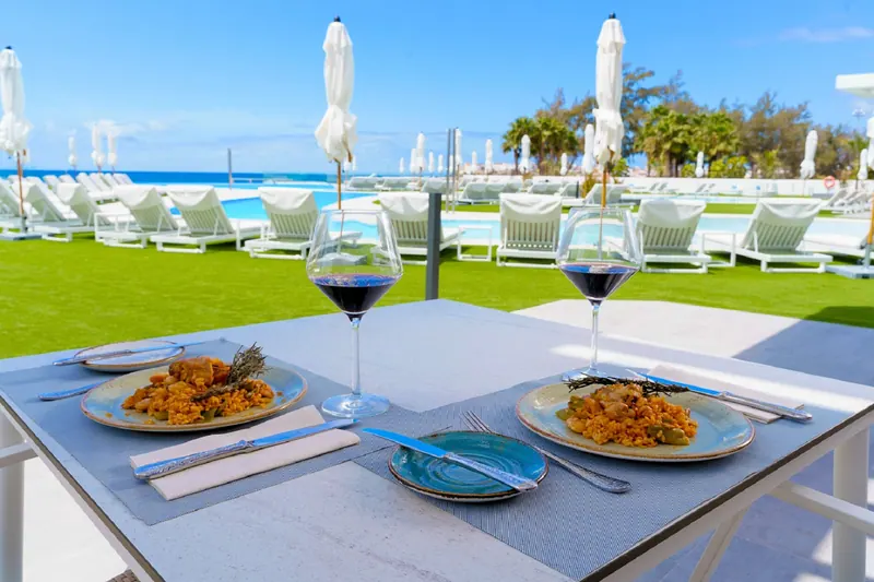Infinity Pool Day Pass & Lunch