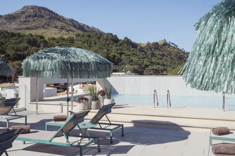 Magnifique piscine avec espace détente à El Vicenç de la Mar