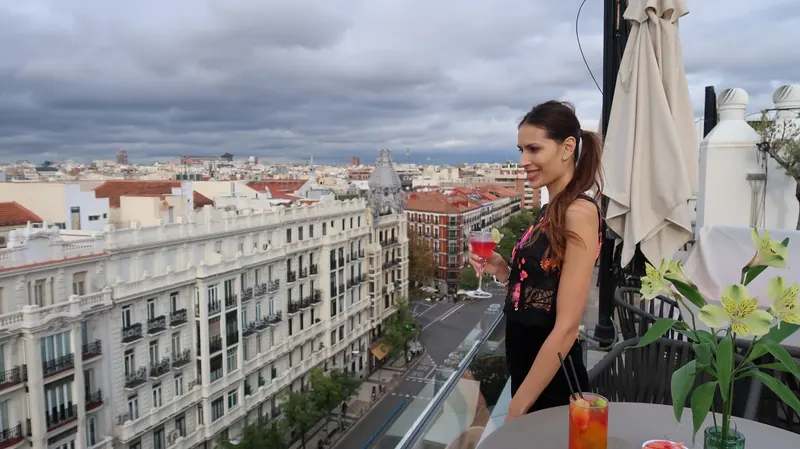 Hotels without a date