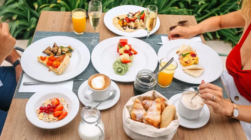 Day pass with Balinese bed, brunch & cava or cocktail for two