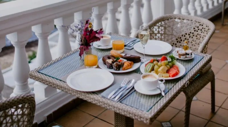 Buffet breakfast with sea views