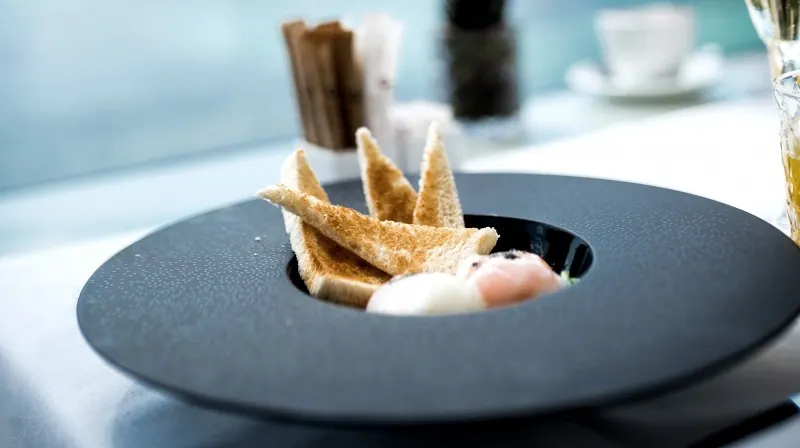 5-course tasting menu with sea views