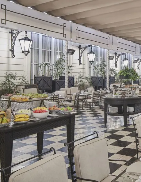 Deluxe breakfast buffet