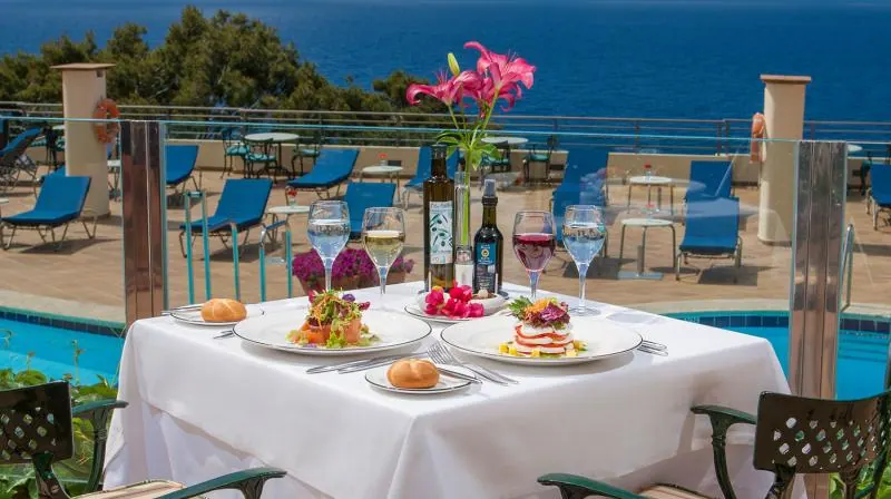 Gastronomic experience in the Tramuntana Mountains with sea views