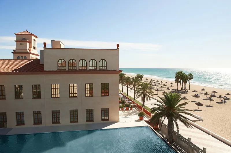 Relaxing massage with food at Le Meridien Ra, El Vendrell