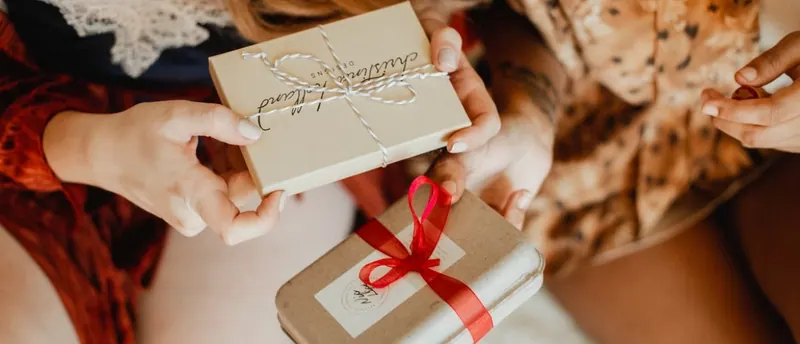 Gift ideas for Secret Santa in Seville