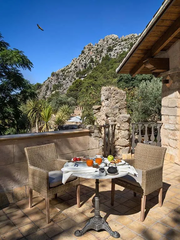 Resident Getaway to the Mountains for two