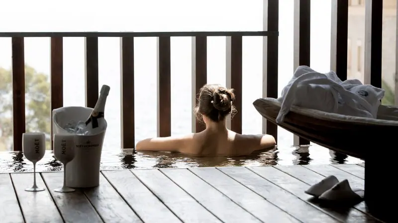 Balinese couple massage with champagne for two