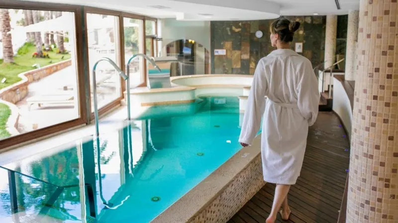 Spa, Massage & Lunch or Dinner in Front of the Sea